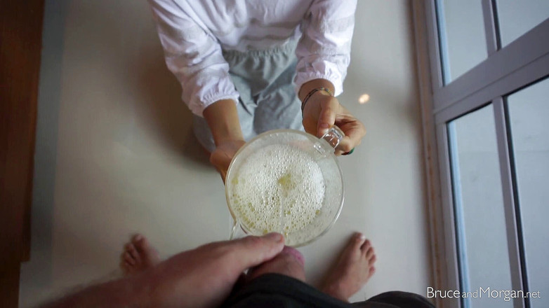 Bruce-and-Morgan: Eu bebo 850ml de mijo!