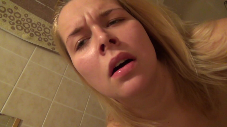 All Those Girlfriends: Dream Nikky má focení v koupelně
