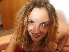 POV Orgasms: Úžasná blonďatá MILF děvka saje měkkého ptáka