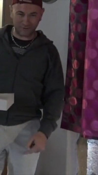 Matue tipo follado por un chico joven hetero