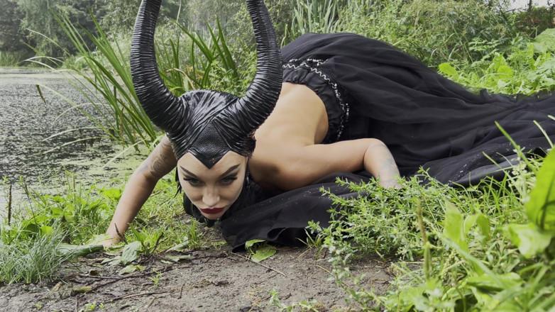 Monika Fox: Maleficent Monika Fox Fucked Her Ass Hard with a Staff &amp;...