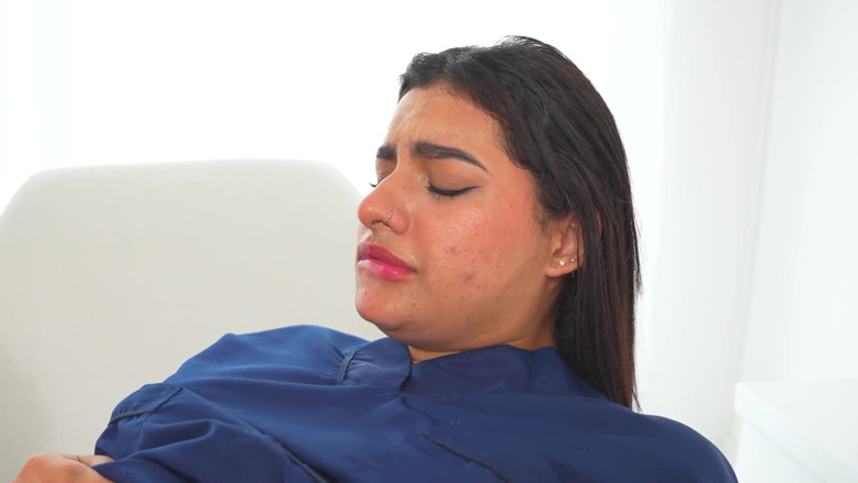 JuanBustosTV: La Doctora Cachonda Grandota Se Excita Mientras Examina a Su...