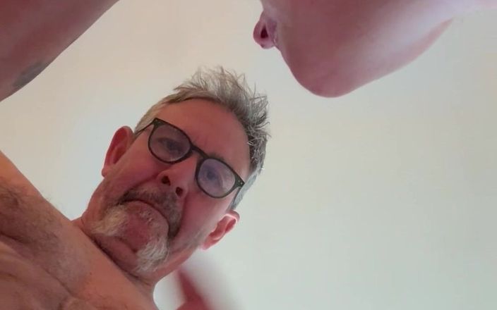 Bonewizzard69: Bonemaiden adora uma foda na garganta profunda e carga de...