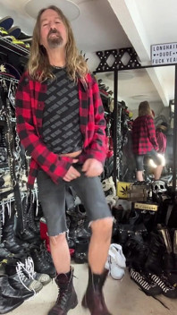 Longhairdude in Army Boot, Cutoff Jeans, Red Flannel Shirt Wanks and Cums