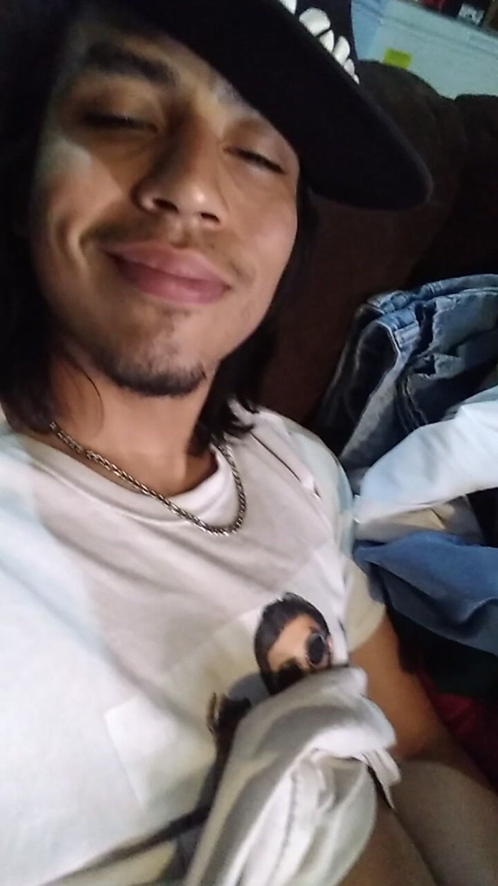 AlexAlejandro13: můj penis a podívej se na můj obličej