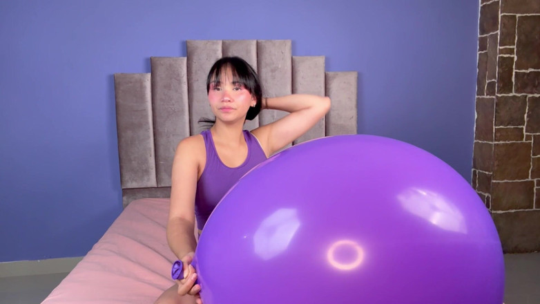 Angellkink: My Ass Vs Giant Ballon