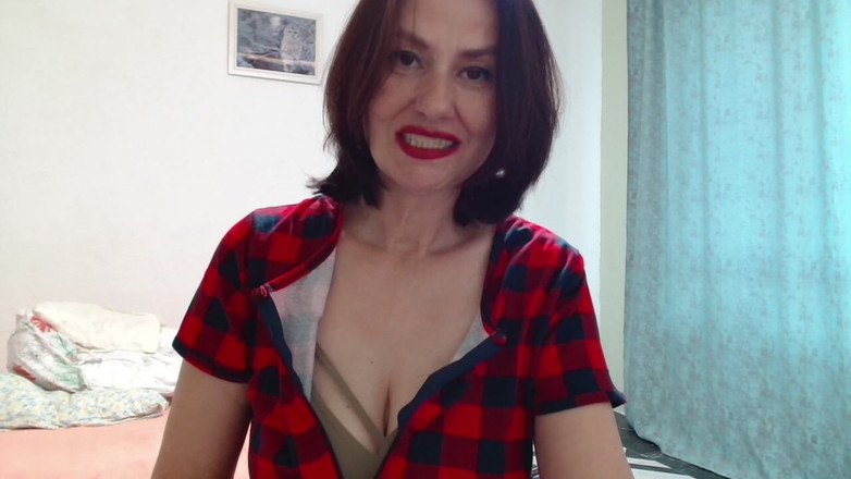 ANGELA_LADY: Atingerea blândă a țâțelor și gemete a adus o matură sexy la...