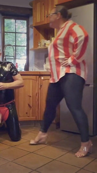 Dominatrix April - escrava wanky