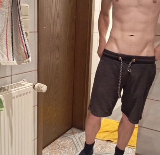 ShyBoy: Melancap di bilik air Kawan Saya. Mudah-mudahan tiada siapa yang...