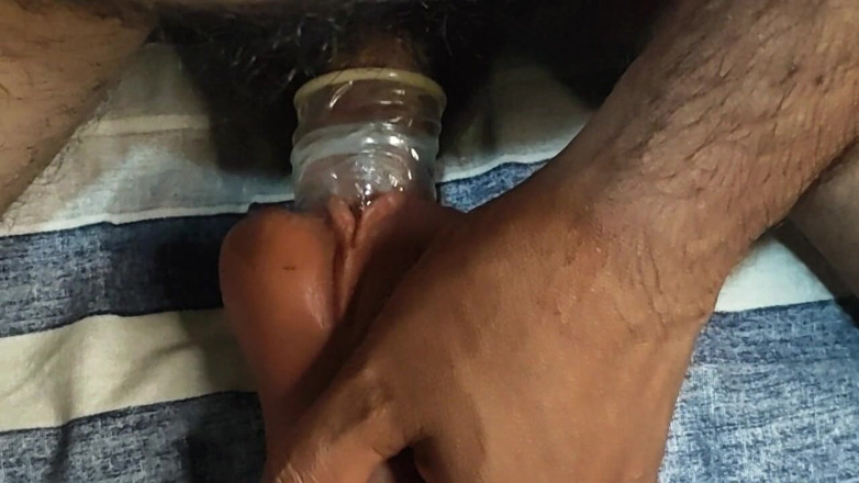 Hot Chilli 2025: Sillicon Doll face sex cu tatăl vitreg păros acasă