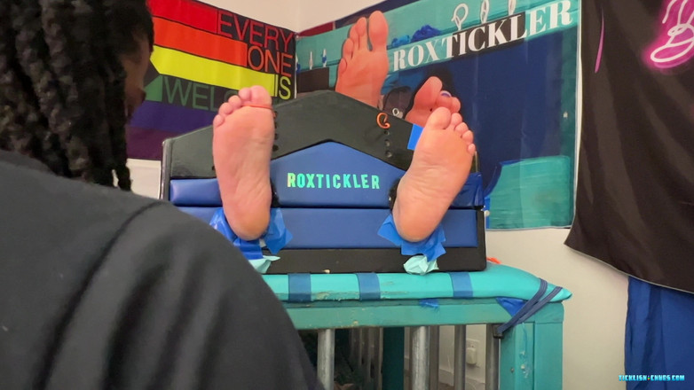 Ticklish Chubs: Matt sopporta un faticoso solletico