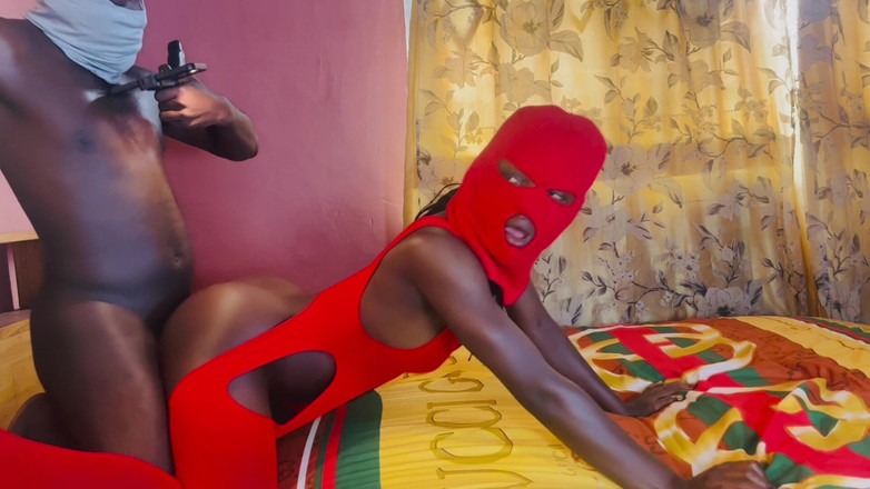 Mello Noir: Il Vicino Serve Il Suo Grosso Cazzo