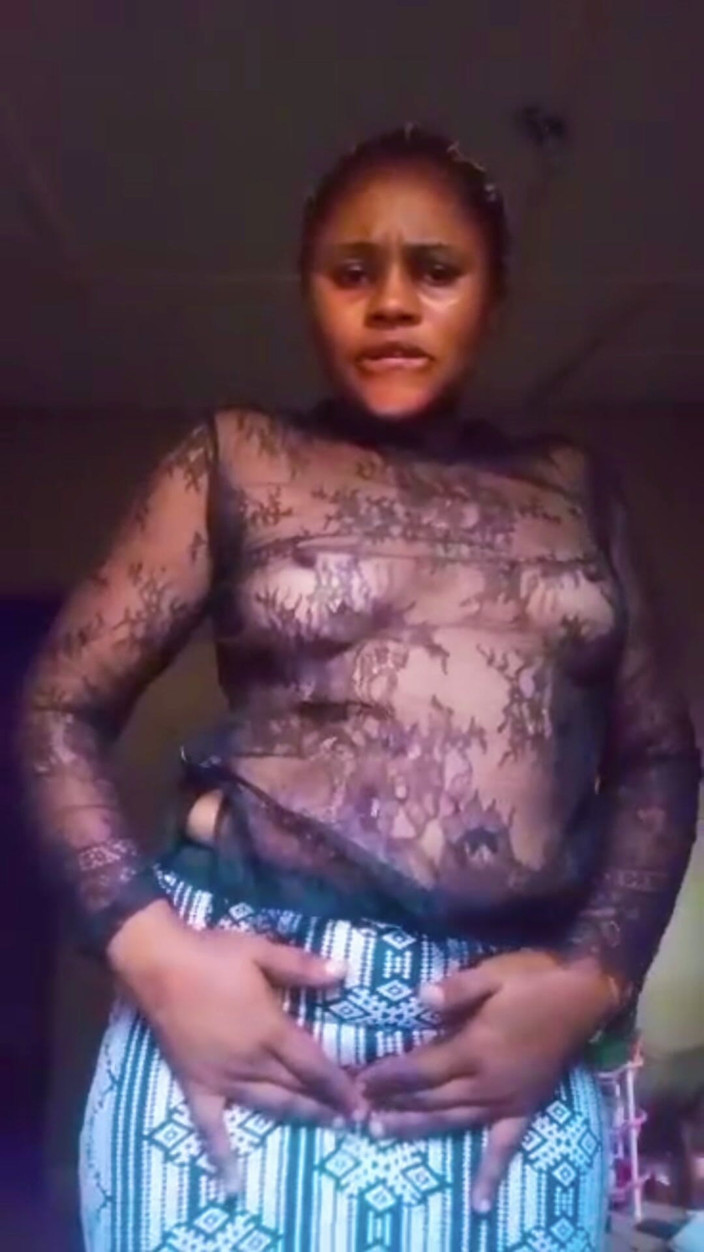 Lovelee: Beautiful juicy pussy