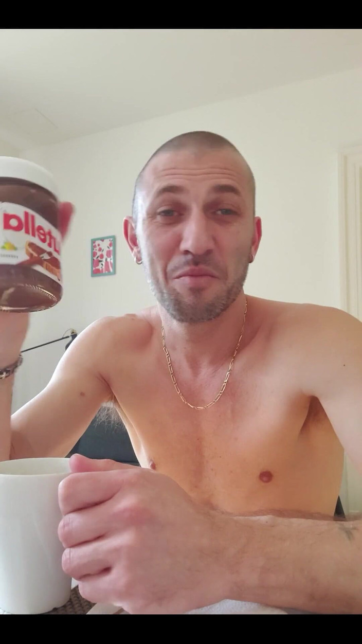 Boy jerking off: God morgon