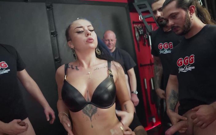 German Hardcore Gangbang: Ggg Tysk gruppknull - Översvämmad av Freakshow