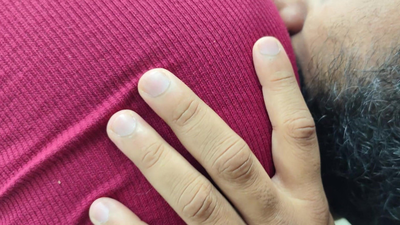 Vaishnavysharunraj: Romance caliente con beso de culo y lamer muslos