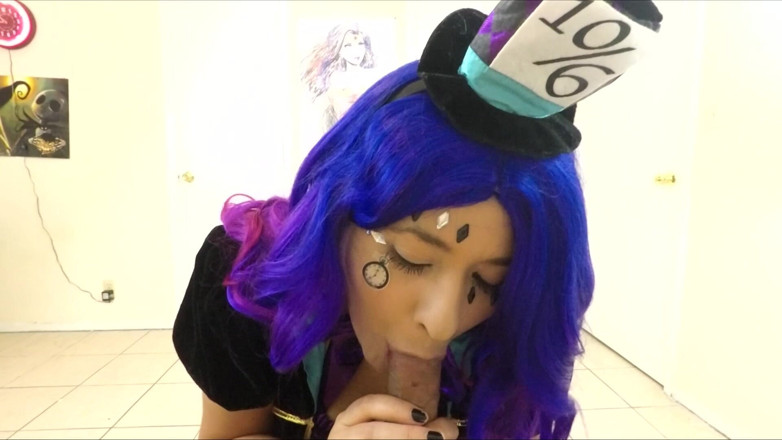 VickyVixen: Layanan oral mad hattress