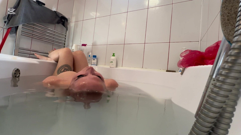 Emeli: Porra segurando minha respiração debaixo d'água