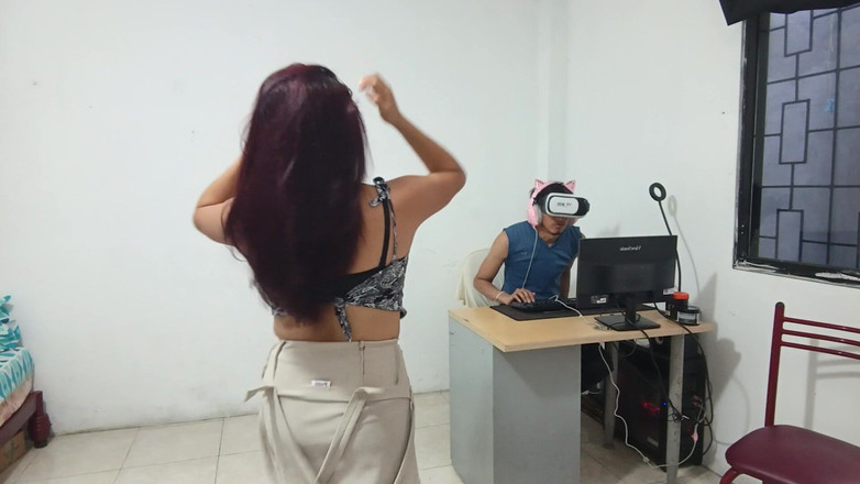 Goky: Cowok ini kangen banget ngentot sama saudara tirinya sendiri sambil...