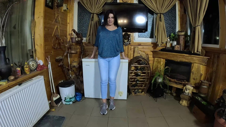 MilfyCalla: Cameltoe MILF Twerks En Jeans - Mamada Y Semen Por Todo...