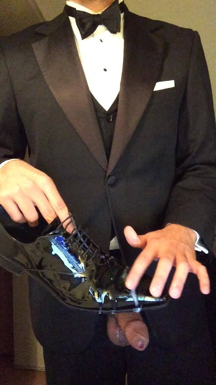 Master Shiny Shoes: Arrapato in smoking