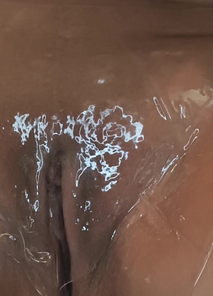 Miss Midnight X: Ritual la spa- la miezul nopții, intim