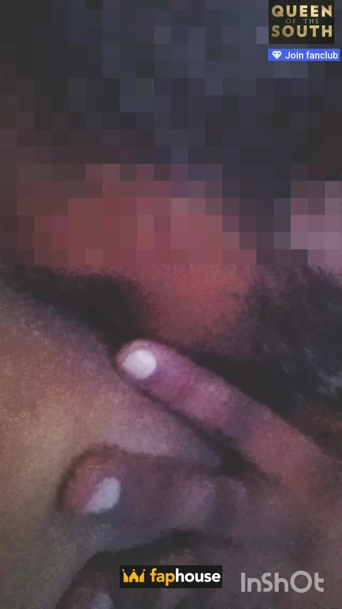 Anu: Лизать, поедает вагину