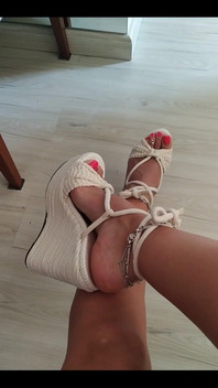 New Collor, Wedges and Have a Nice Saturday Guys