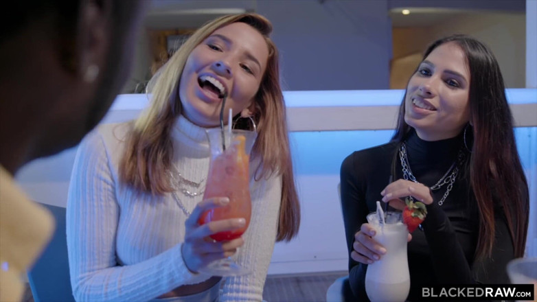 Blackedraw: Blackedraw eurobabes bebek ve agatha büyük zenci paylaşmayı seviyor