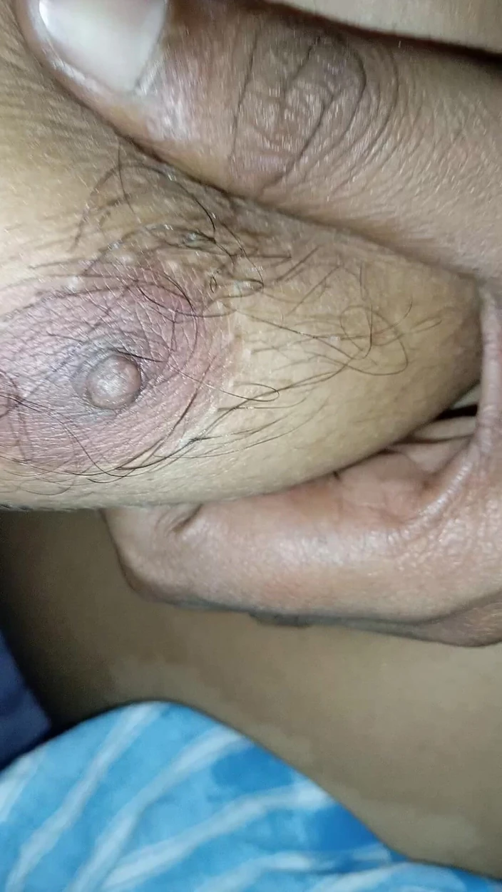 First-ever: Видео самостоятельного секса с членом дези