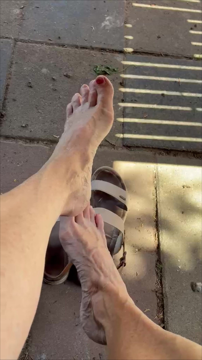 Goldschatz59: My Old Feet Have a Short Break