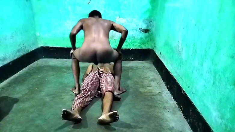 Desi Tits: Starý mladý ošukal 144p gay porno 40letý nevlastní otec sex s dospívajícím...