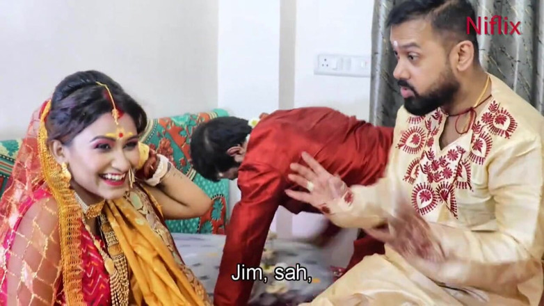 Anjalisingh_sexy: Une femme nouvellement mariée se fait baiser par son mari...