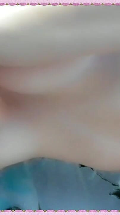Kelrmia: Phuge Dildo Pussy Play