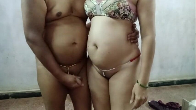 Rangeeli_Mangala: Desi Bhabhi i jej mąż cieszą się w modzie poliestrową...