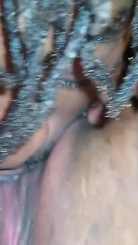Bbc fodendo o rosto enquanto lambe minha buceta me fodendo com vibrador