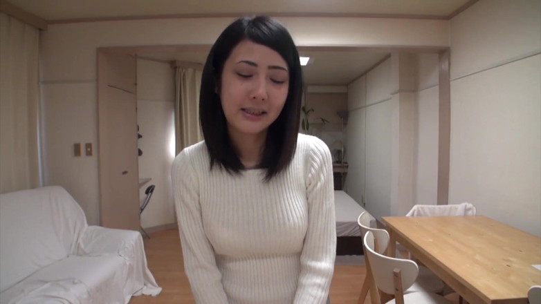 Japan Lust: khoobsoorat shaukiya jaapaani chodne laayak mammi chikhti hai aur choot...