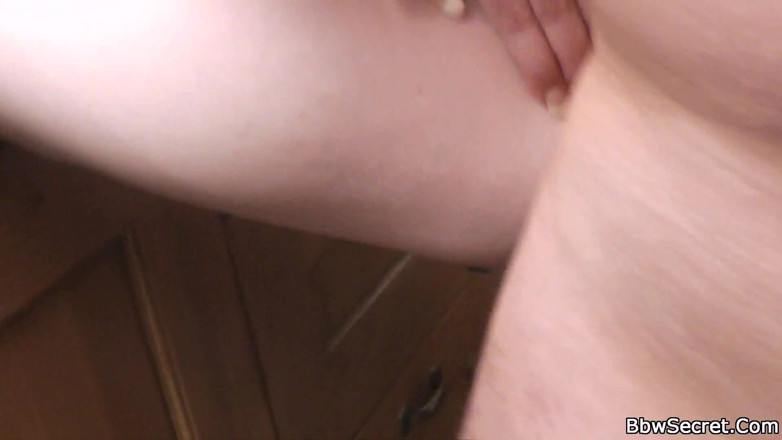 BBW Productions: Brincando com creme enquanto a esposa está ausente