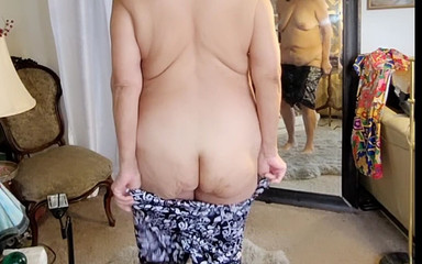 Zilah Luz: 成熟的拉丁奶奶完全裸体和穿衣服一天