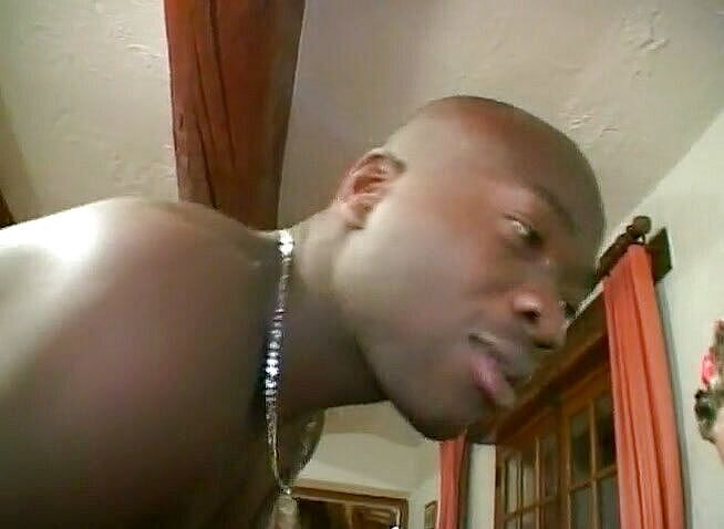 Java Consulting: 亚洲女孩和她的白人朋友分享大黑鸡巴