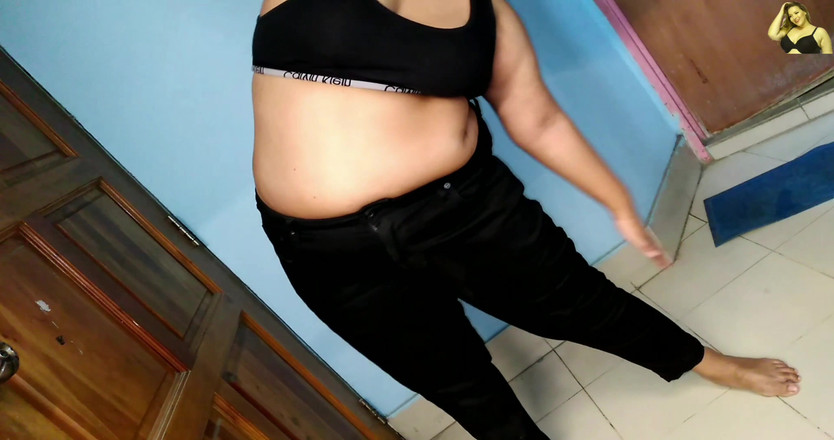 Aria Mia: Yenge beni daha sert sik dedi - ateşli yenge yoga yapıyor,...