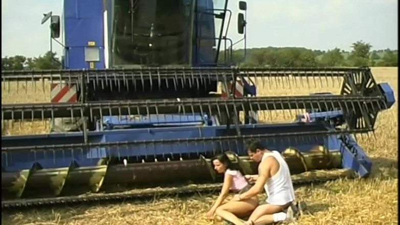 Inhonorof porn: Na Poli S Farmářem Dostanu Svůj Pěkný Malý Zadek