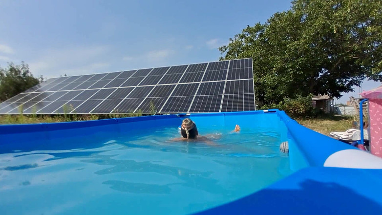 Lukerya: Casalinga calda in vacanza