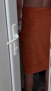 Parte 1 ragazzo con un grosso cazzo scopa il simpatico ragazzo giardiniere del patrigno