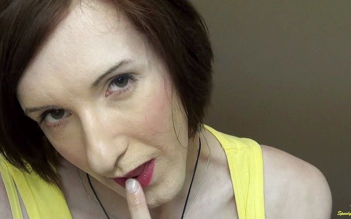 Grannies & Trannies: Lisa Heart в туалете