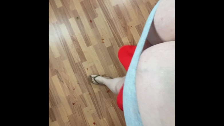 Roxanne Miller: Giantess Finds Ex-es