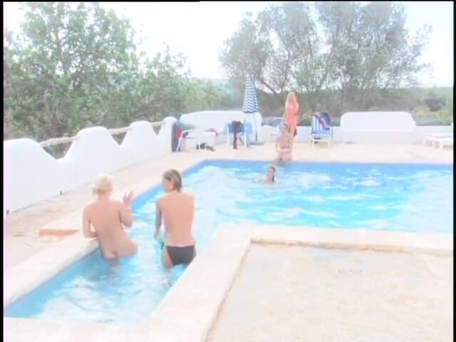 Naughty Girls: Hot MILFs in swimming pool