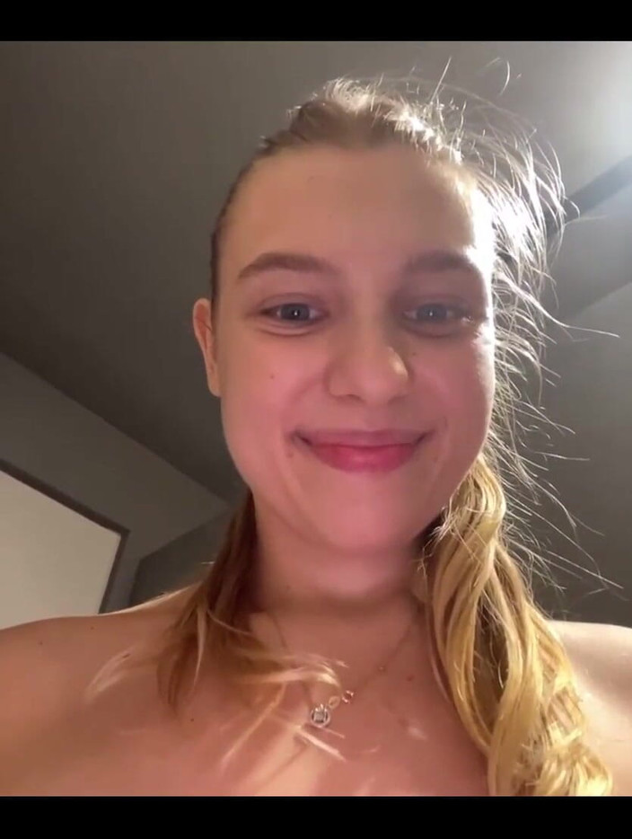 JuiceLussie: Сексуальне тренування та сквірт у спортзалі