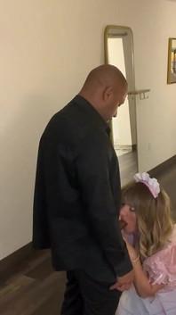 Sasha Date, Nachtmeister Aj Macht Die Schlampe Zum Zimmermädchen