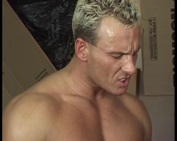 Deutsche Damen: Drobna nastolatka Z Niemiec zerżnięta przez miłośnika rowerzystów